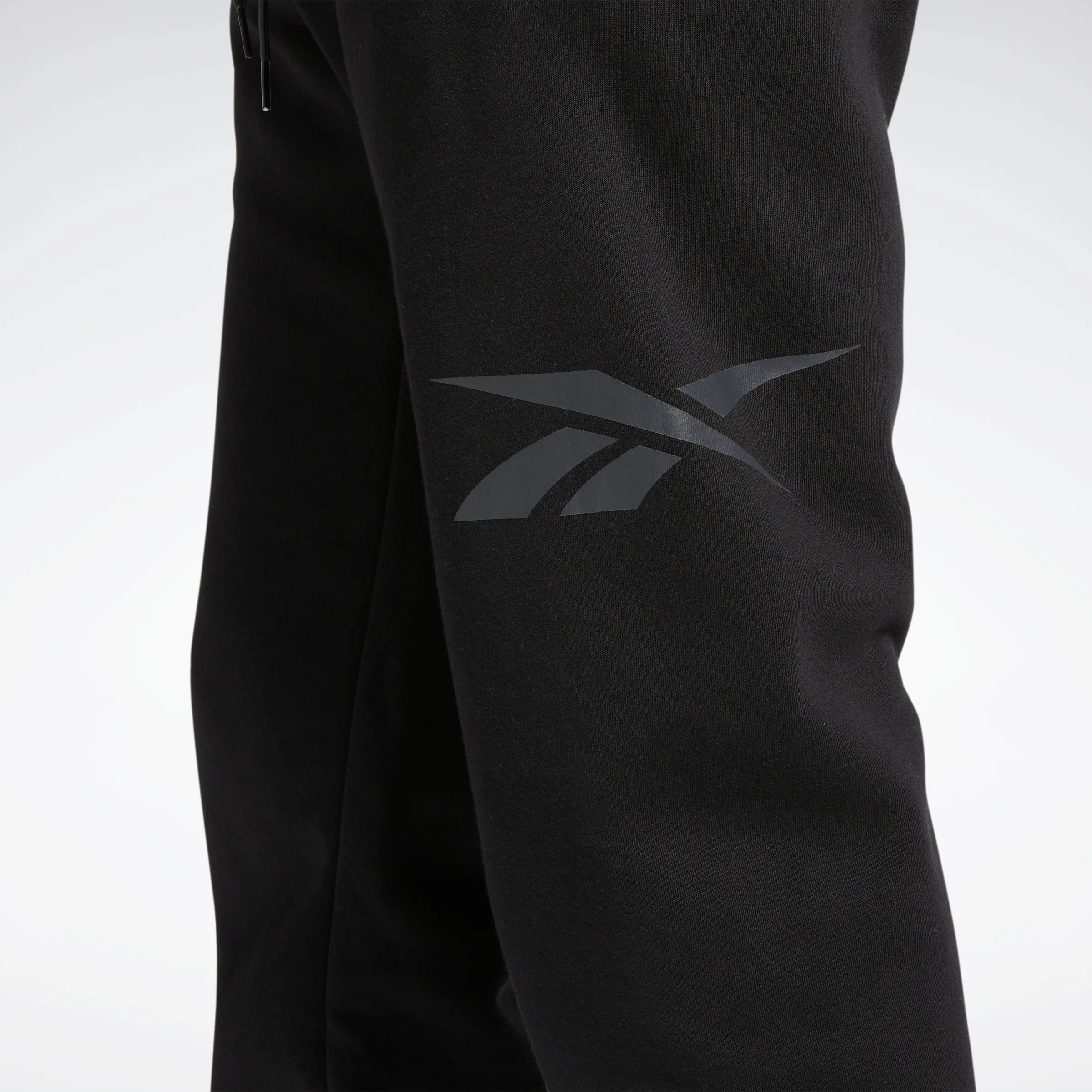 Reebok Apparel Men Basketball Vector Fleece Joggers Black - Image 3