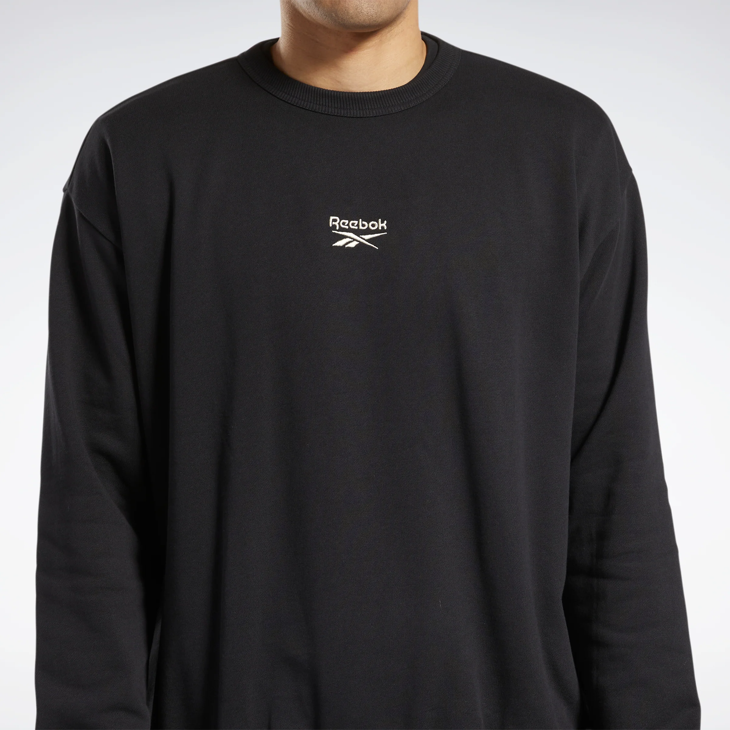 Reebok Apparel Men Classics Small Vector Crew Sweatshirt Black - Image 4