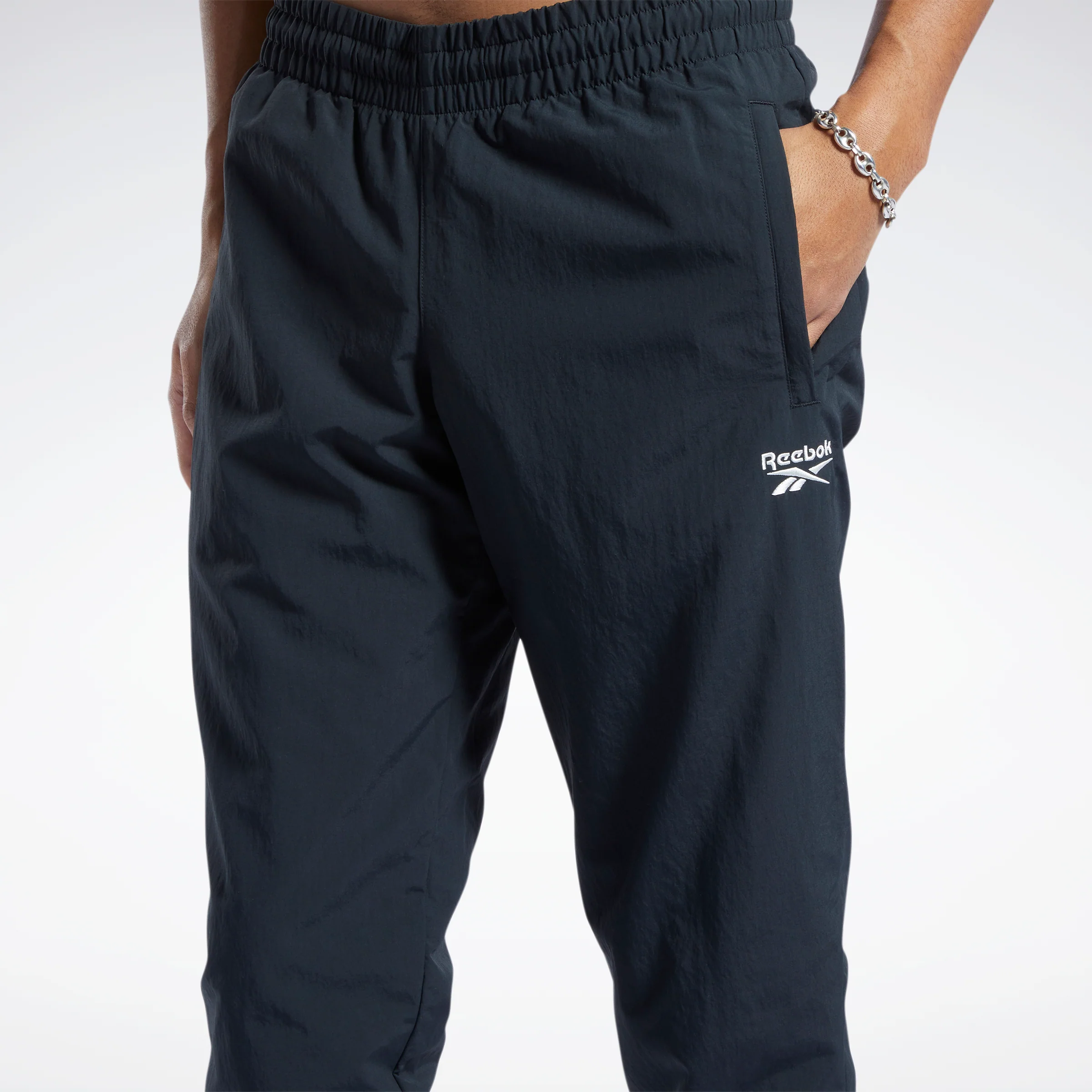 Reebok Apparel Men Classics Vector Tracksuit Bottoms Nghblk/Nghblk - Image 4