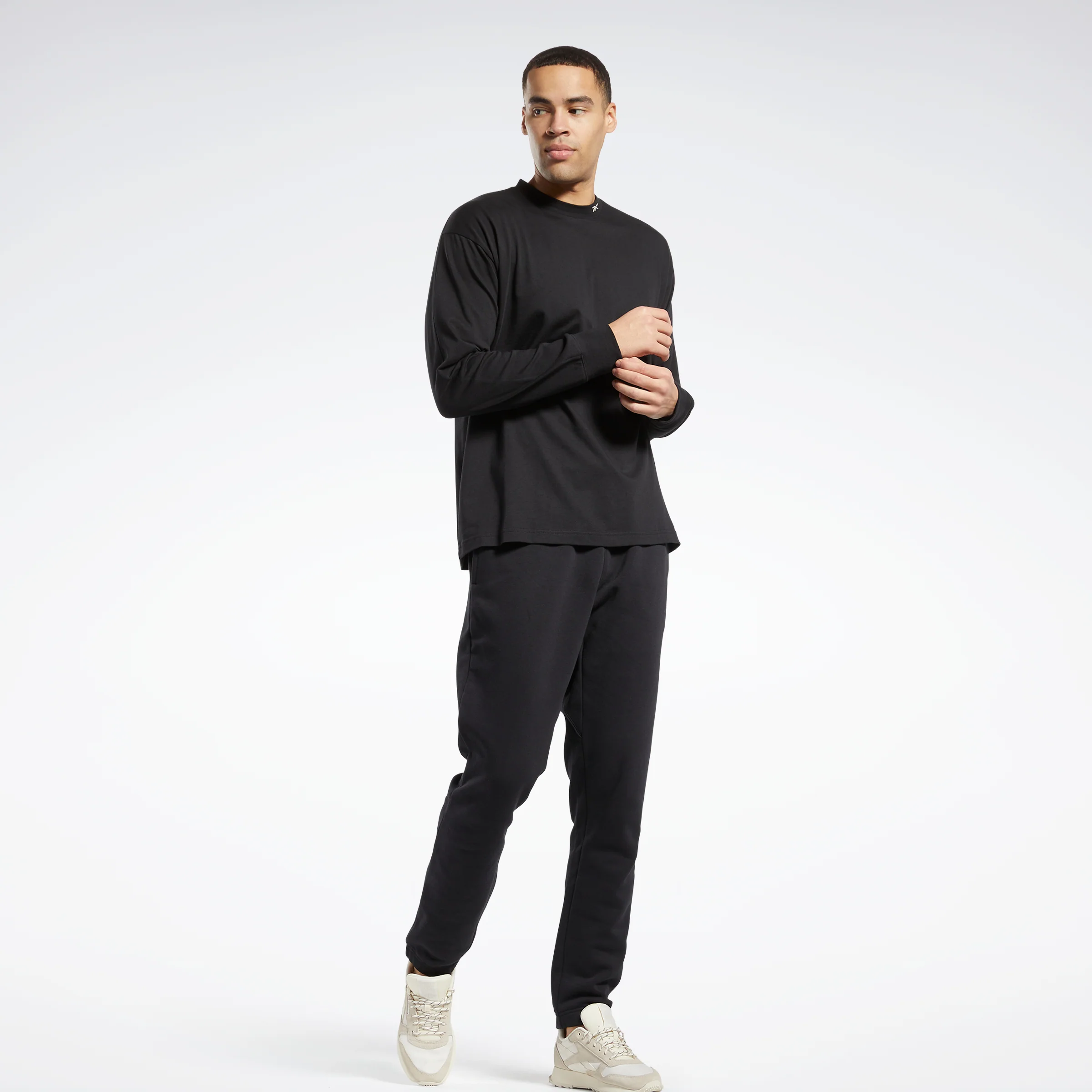 Reebok Apparel Men Classics Wardrobe Essentials Long-Sleeve Top T-Long-Sleeve Top Black - Image 2