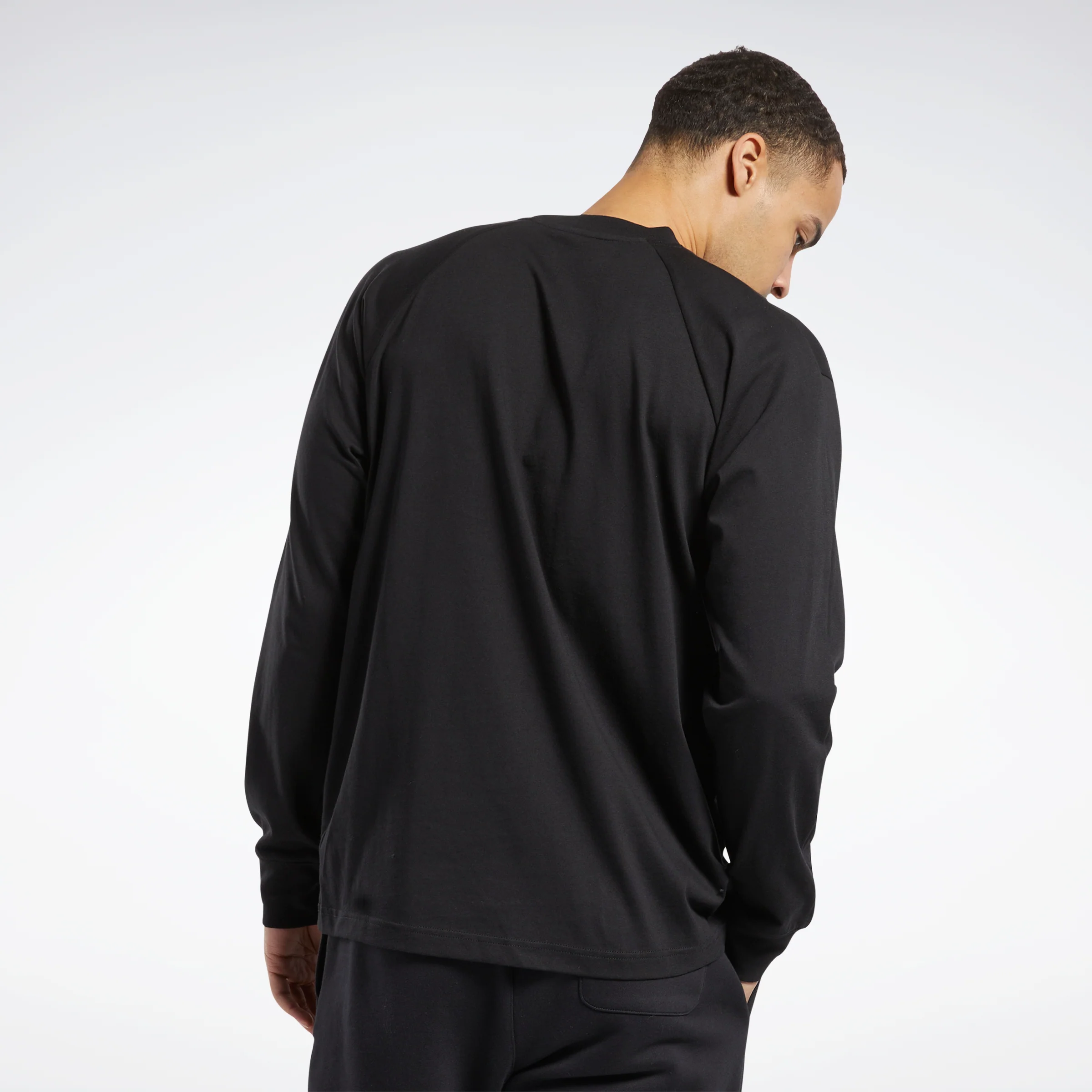 Reebok Apparel Men Classics Wardrobe Essentials Long-Sleeve Top T-Long-Sleeve Top Black - Image 3