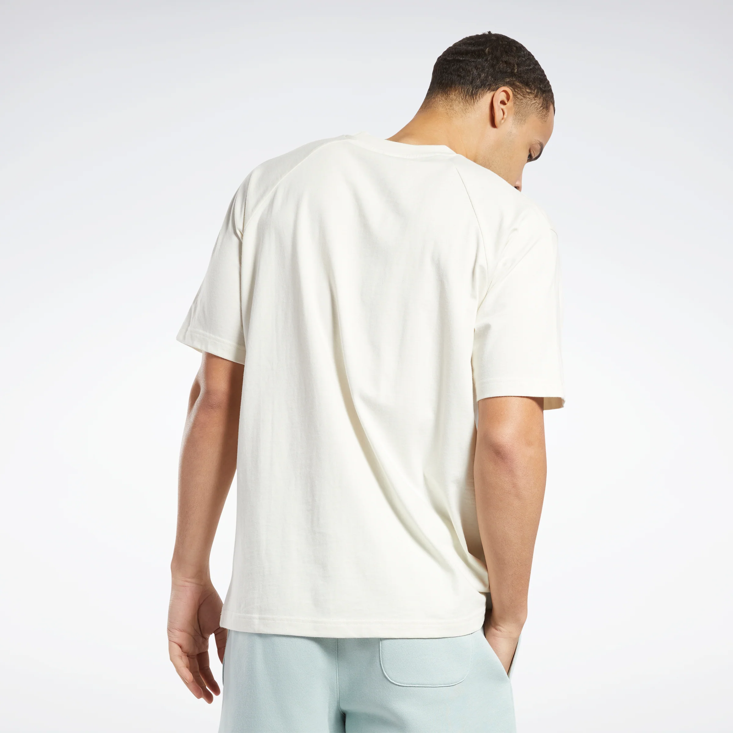 Reebok Apparel Men Classics Wide T-Shirt Clawht - Image 2
