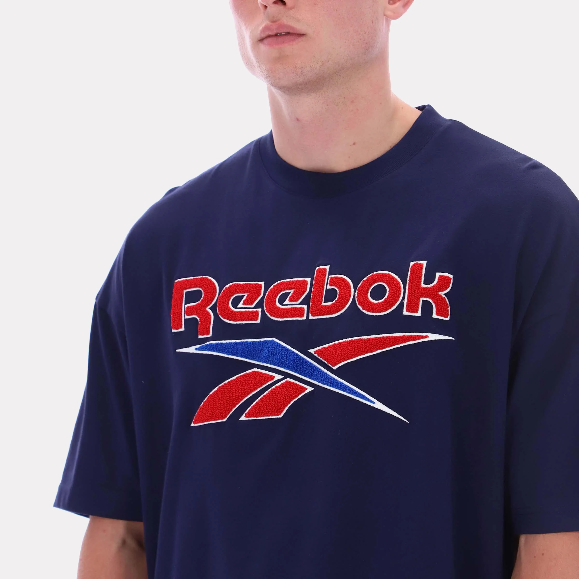 Reebok Apparel Men Reebok Varsity Graphic T-Shirt VECTOR NAVY - Image 3
