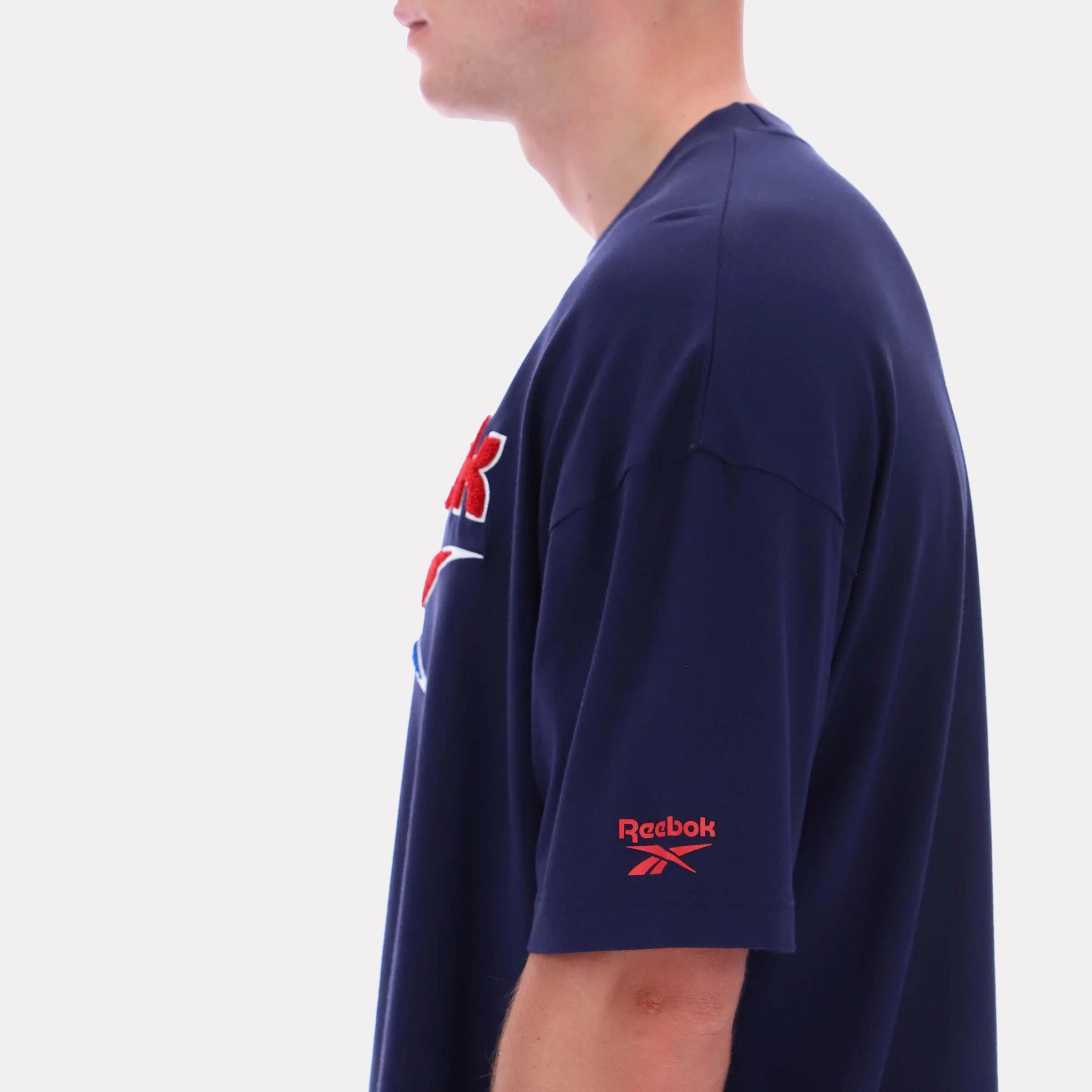 Reebok Apparel Men Reebok Varsity Graphic T-Shirt VECTOR NAVY - Image 4