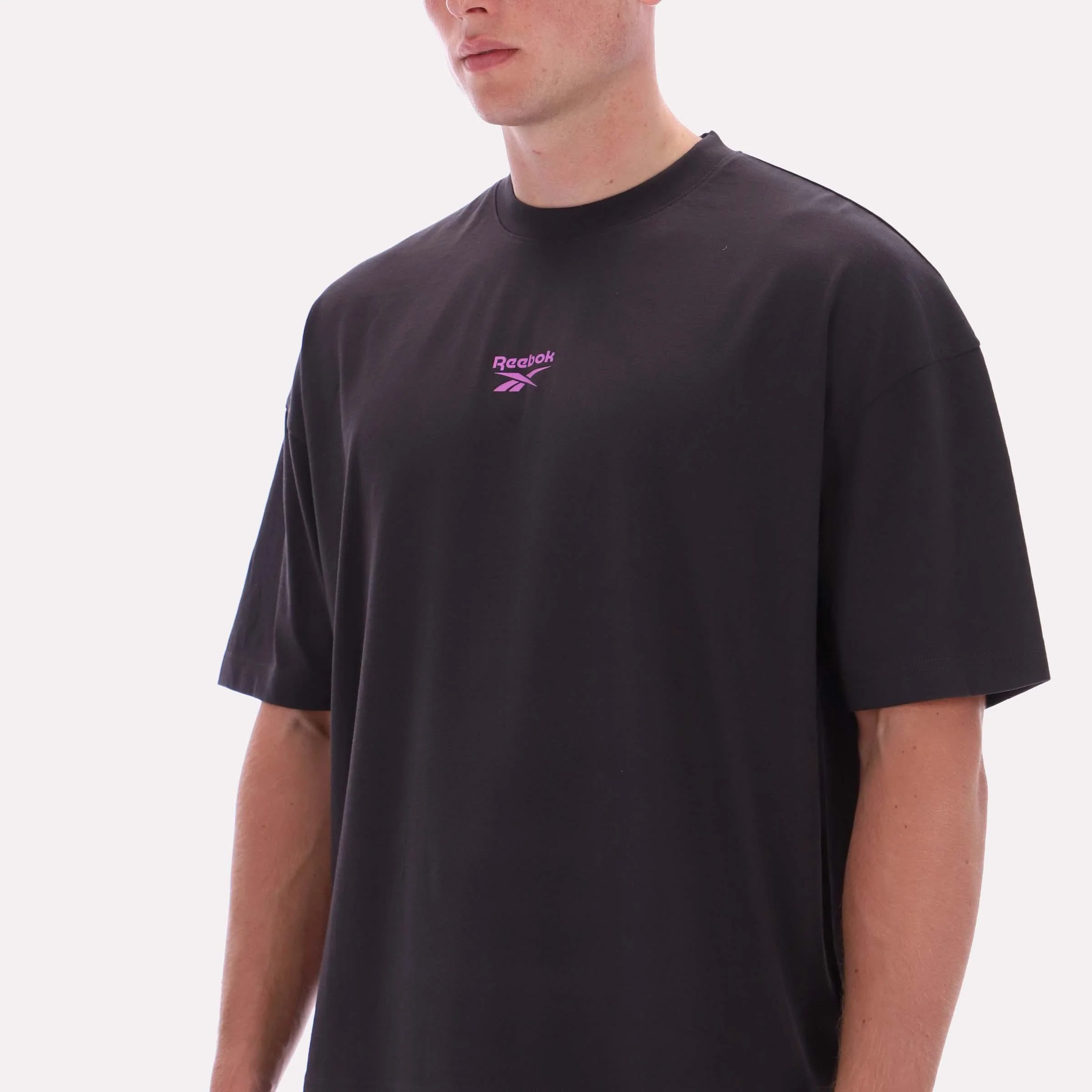 Reebok Apparel Men Varsity Graphic T-Shirt WASHED BLACK - Image 4