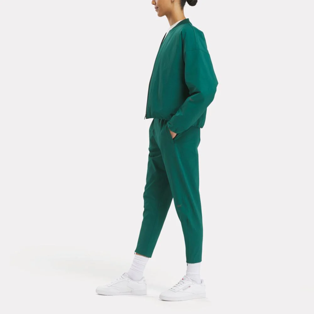 Reebok Apparel Women Active Collective SkyStretch Woven Pants COLLEGIATE GREEN - Image 2