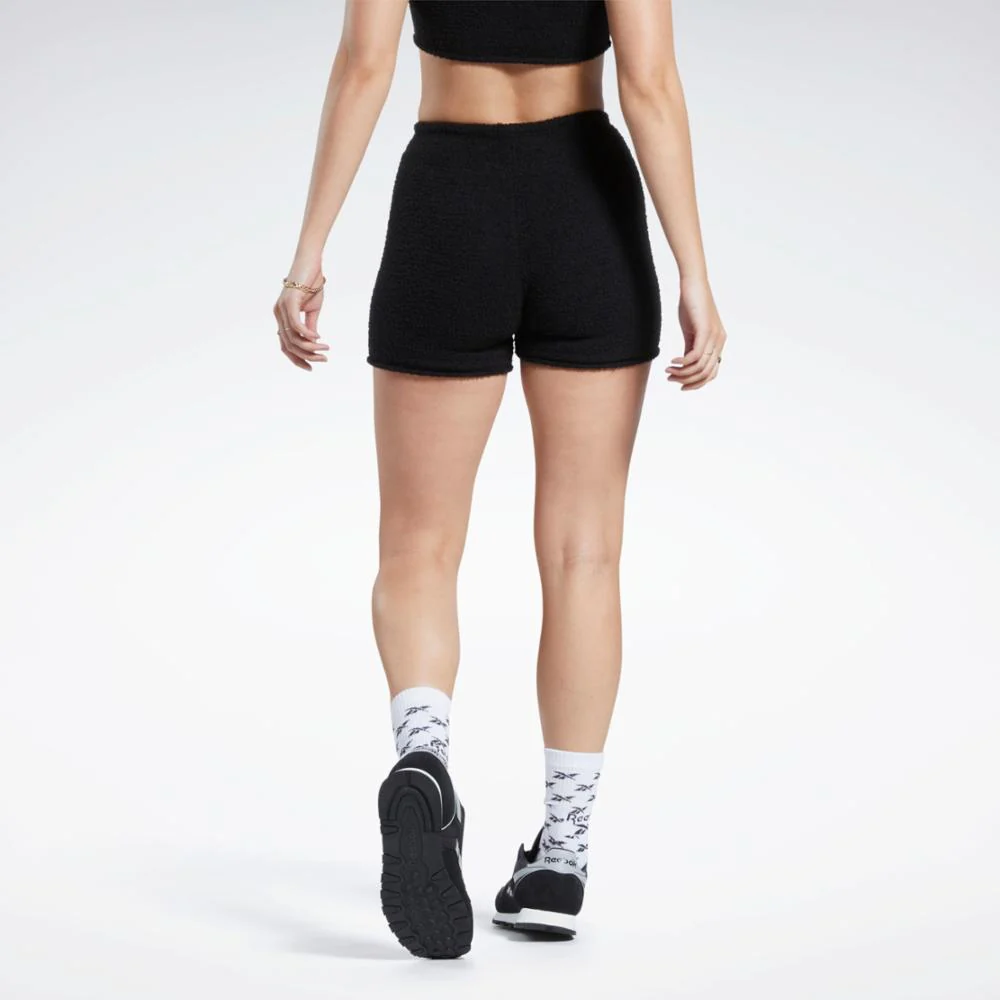 Reebok Apparel Women Classics Cozy Legging Shorts BLACK - Image 3