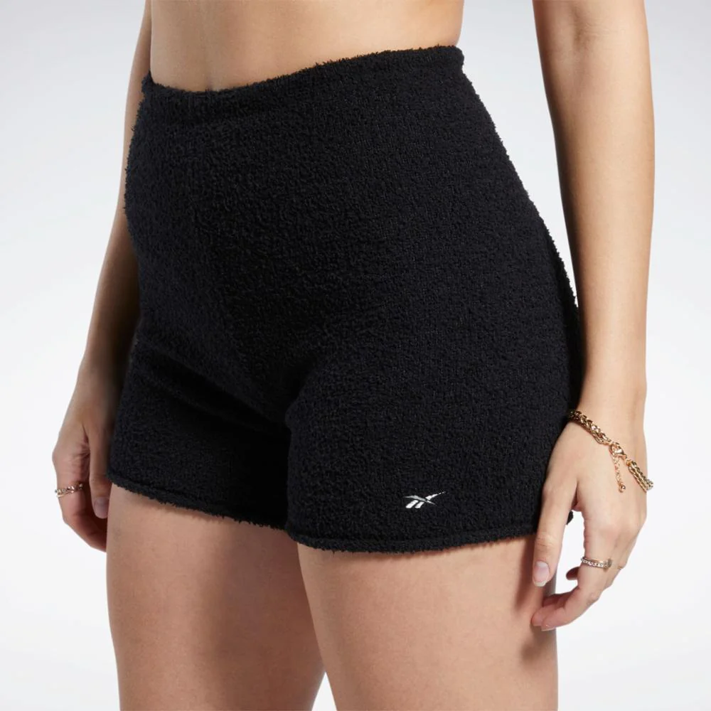 Reebok Apparel Women Classics Cozy Legging Shorts BLACK - Image 4