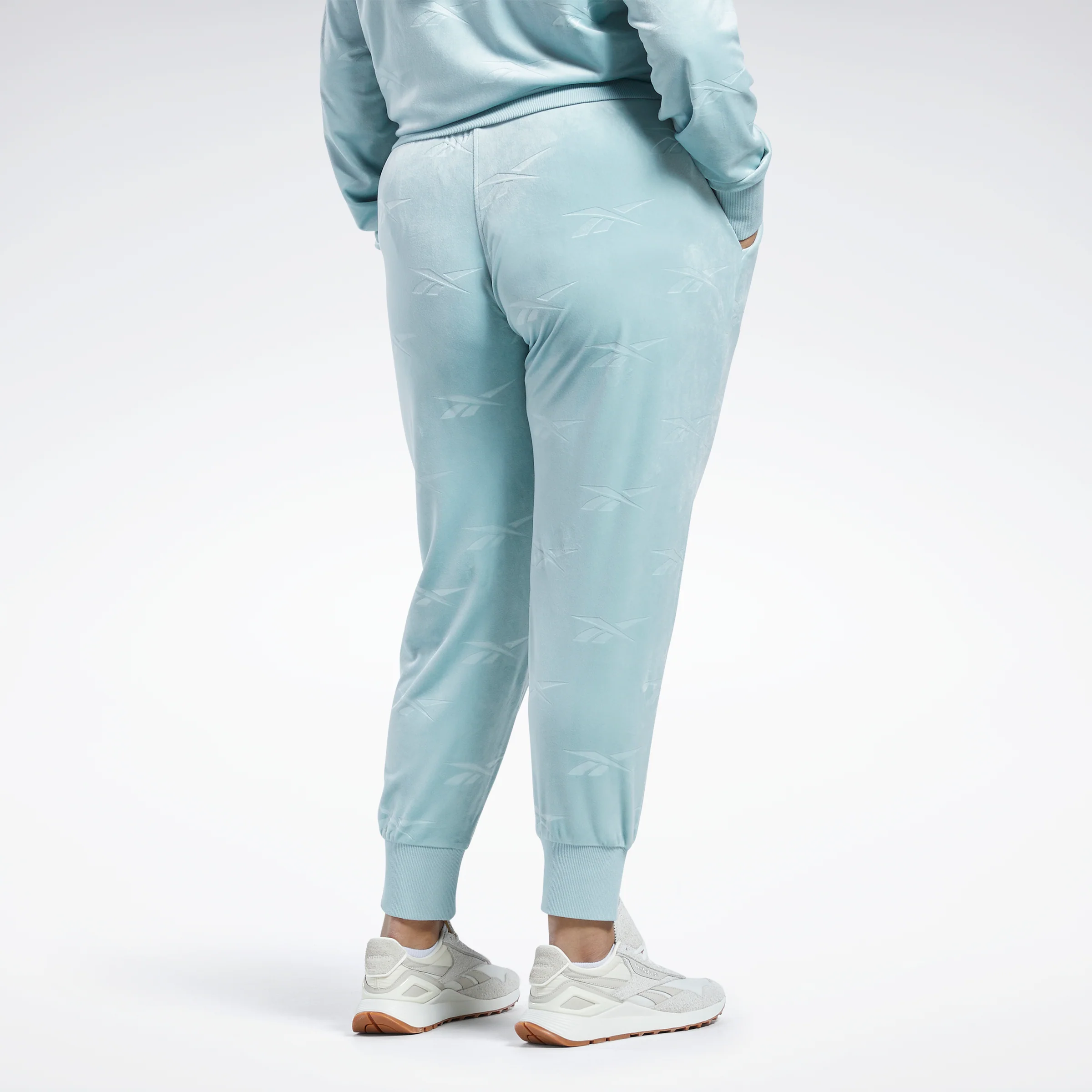 Reebok Apparel Women Classics Energy Q4 Velour Joggers (Plus Size) Seagry - Image 3