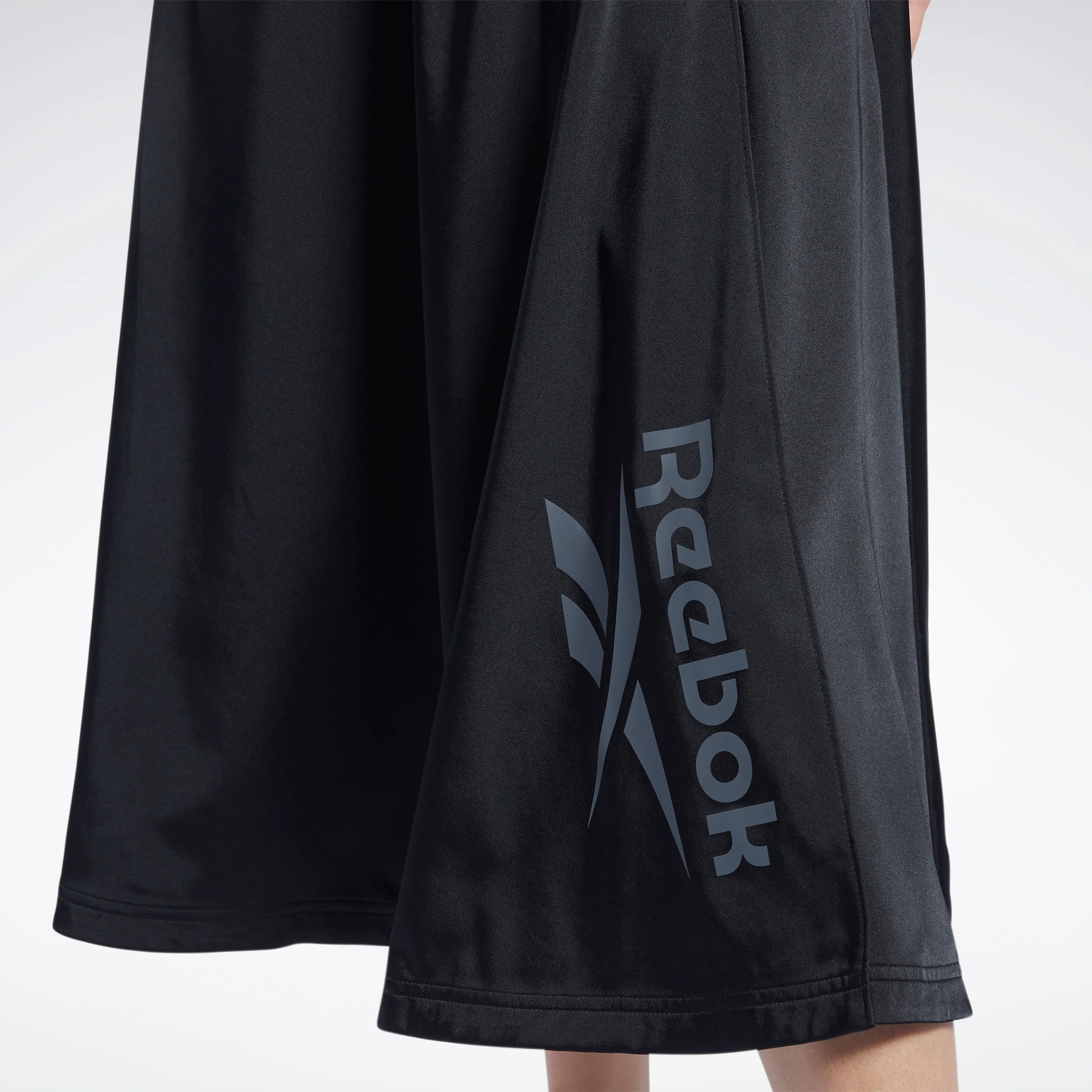 Reebok Apparel Women Classics Skirt Black - Image 4