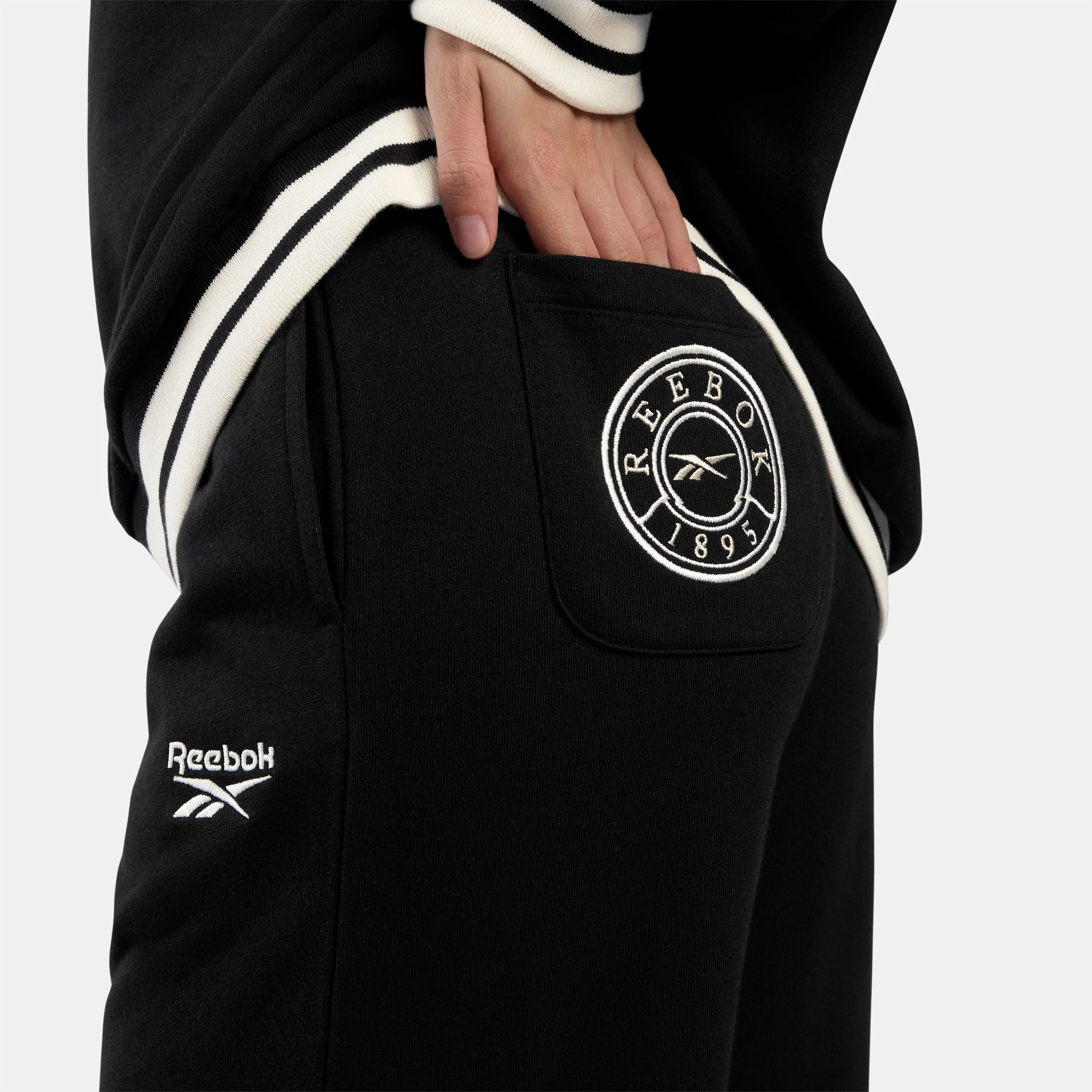 REEBOK APPAREL WOMEN Lawn Club Joggers BLACK - Image 4