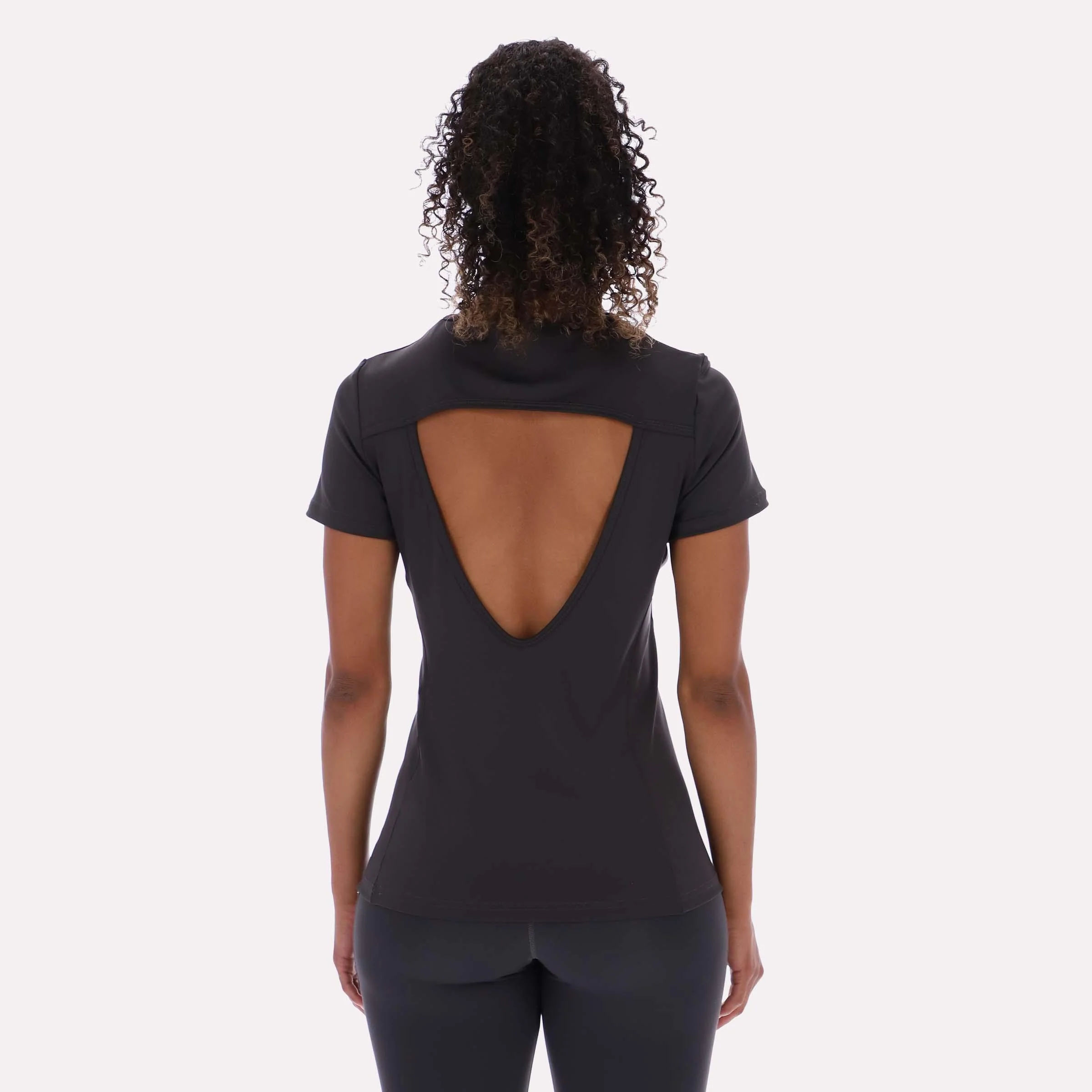 Reebok Apparel Women RBK-Lab Vented Outdoor T-Shirt WASHED BLACK - Image 2