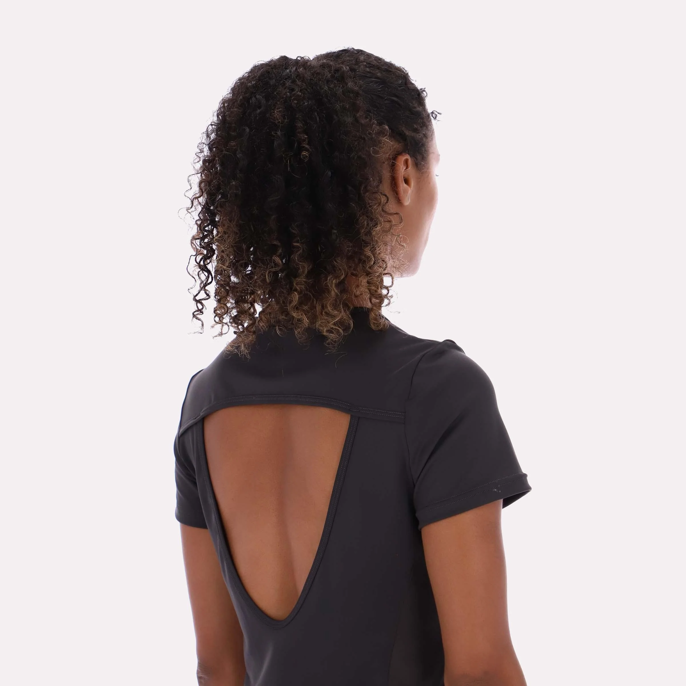 Reebok Apparel Women RBK-Lab Vented Outdoor T-Shirt WASHED BLACK - Image 4