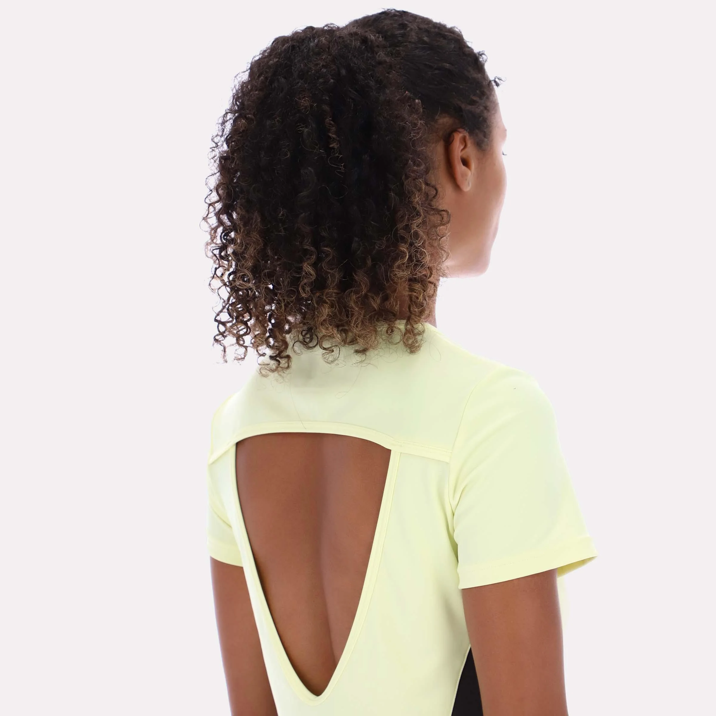 Reebok Apparel Women RBK-Lab Vented Outdoor T-Shirt YELLOW HAZE - Image 4