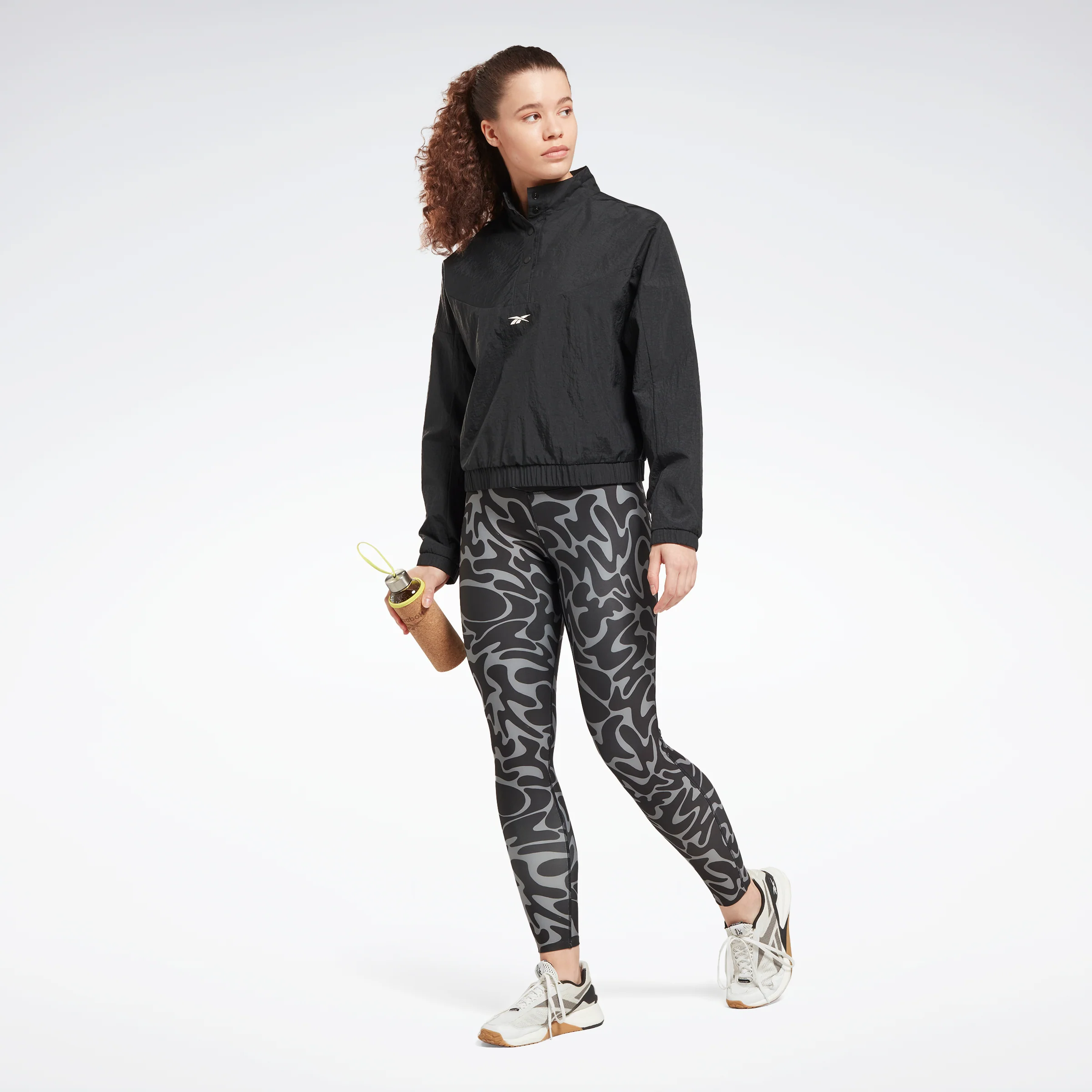 Reebok Apparel Women Workout Ready Woven Jacket Nghblk - Image 2