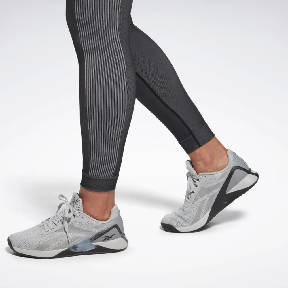 Reebok Apparel Women Yoga High-Waisted Seamless Leggings BLACK - Image 4