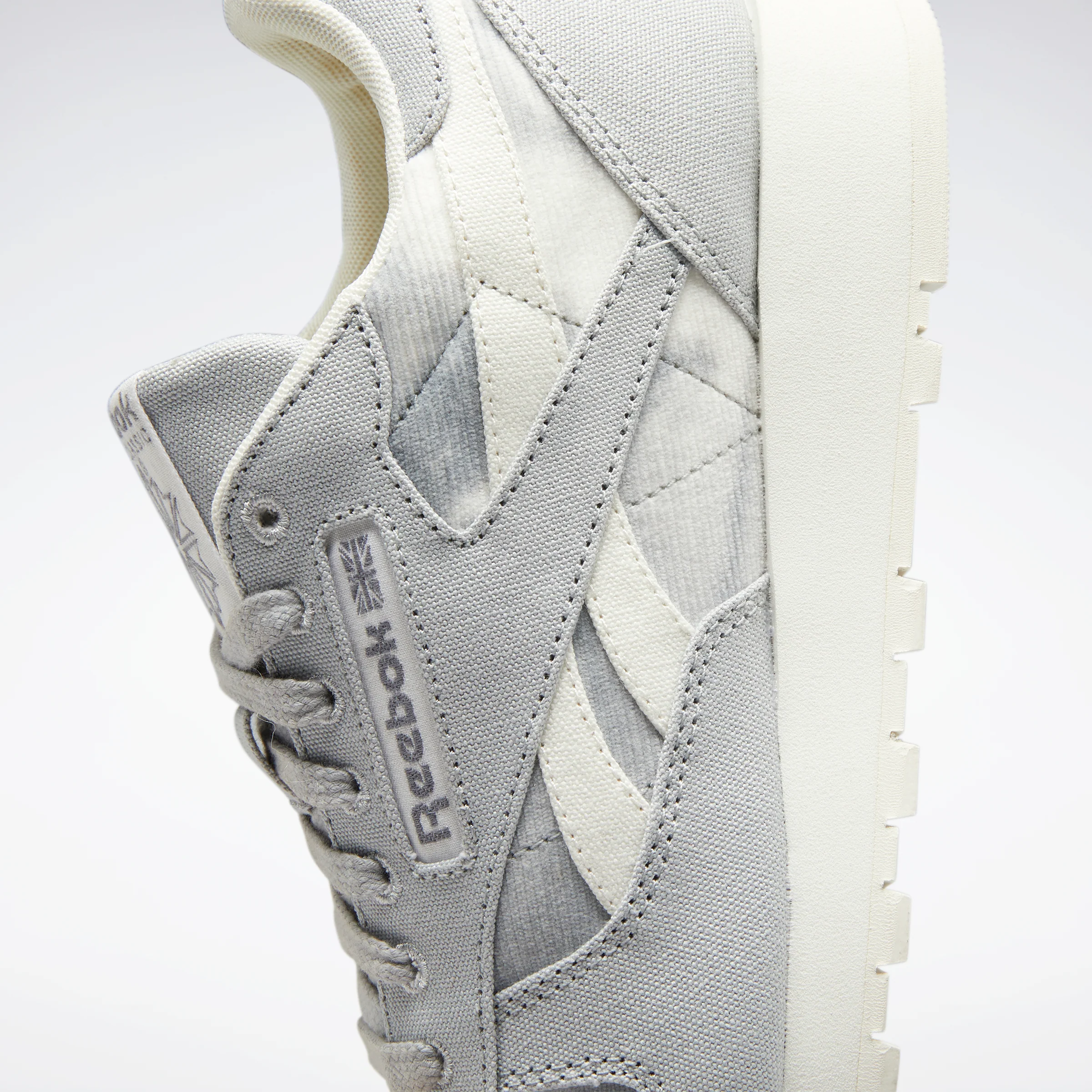 Reebok Footwear Men Classic Grow Shoes Pugry3/Chalk/Cldgr5 - Image 9