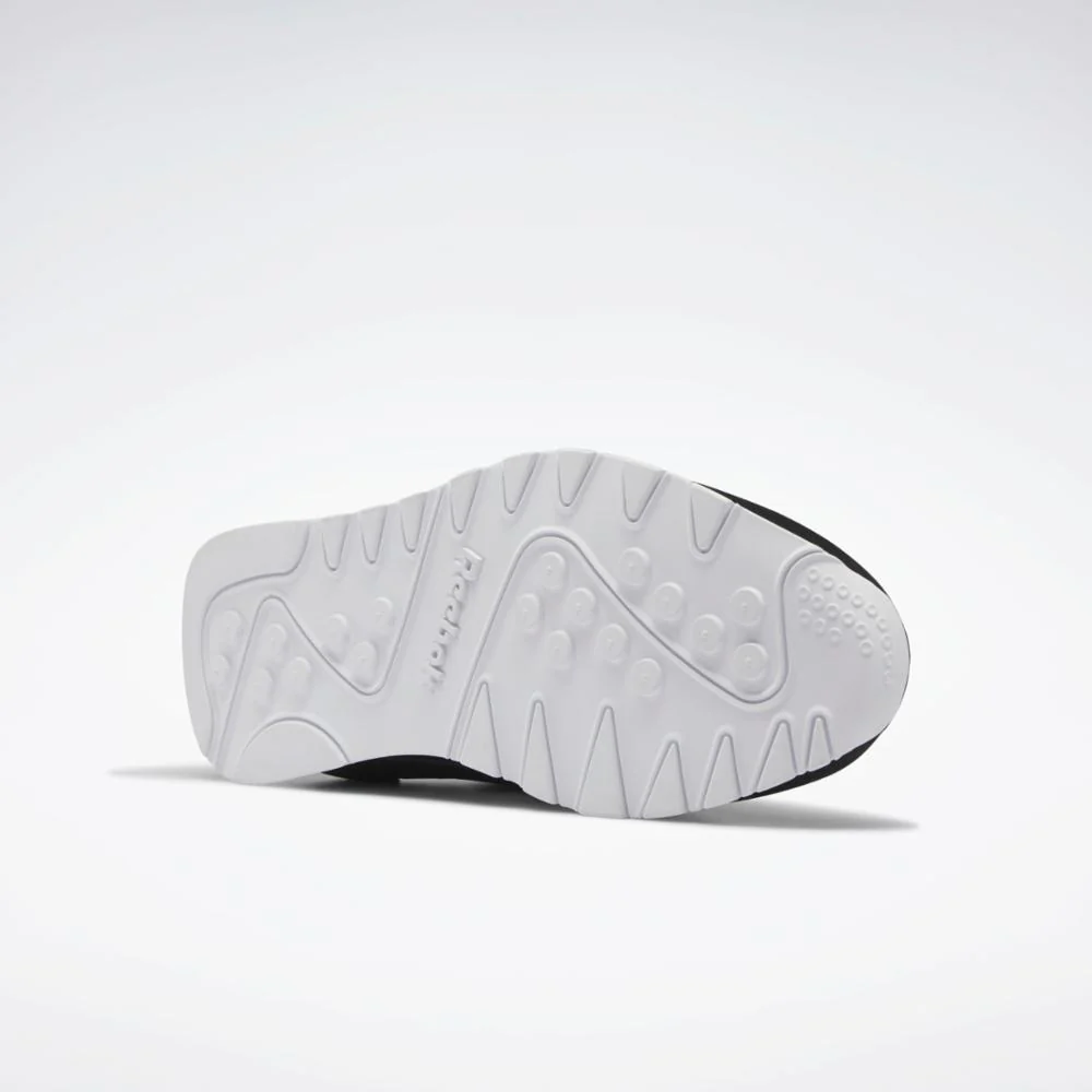Reebok Footwear Men Classic Nylon Shoes CBLACK/FTWWHT/FTWWHT - Image 4