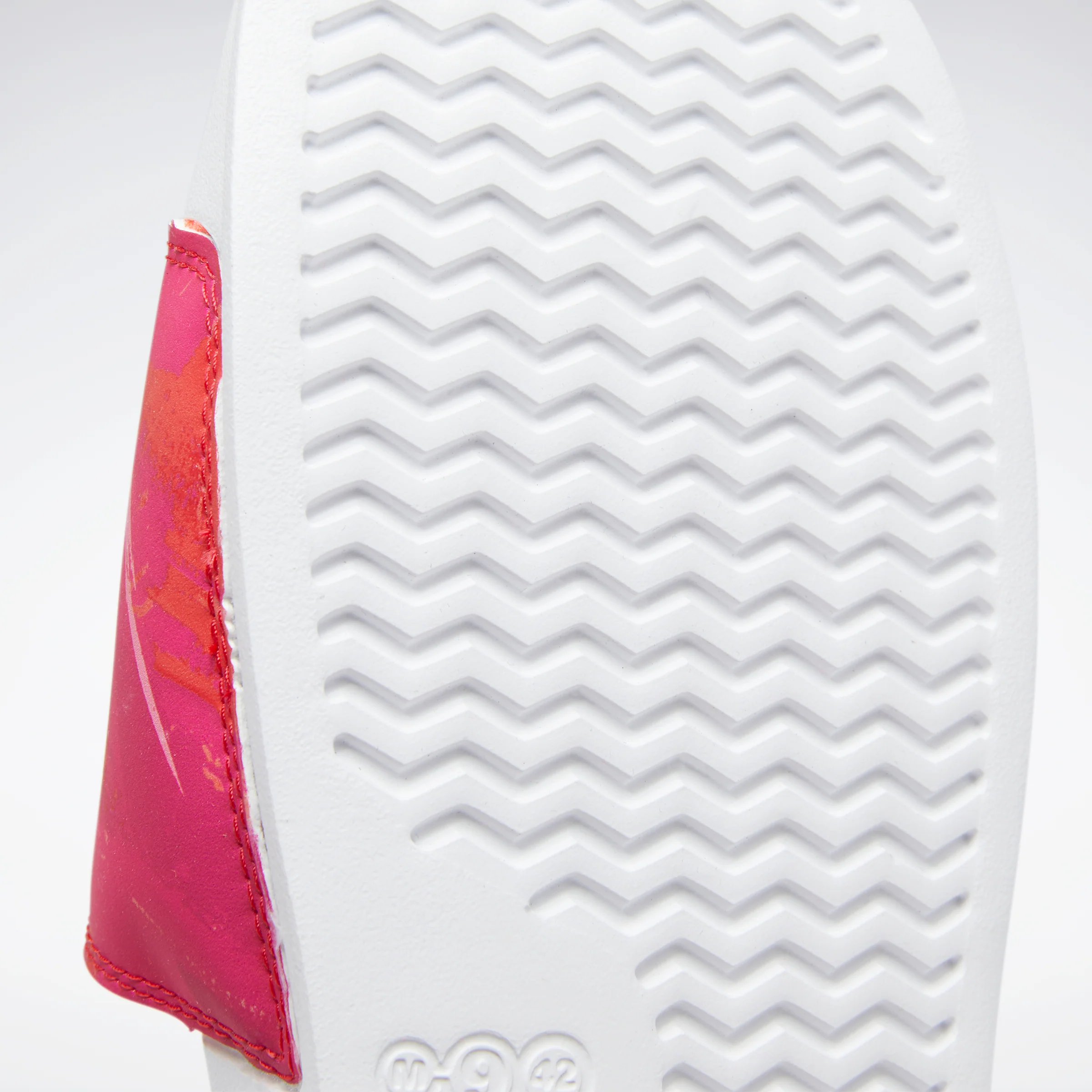 Reebok Footwear Men Classic Slides Clgry1/Orgfla/Vecred - Image 8