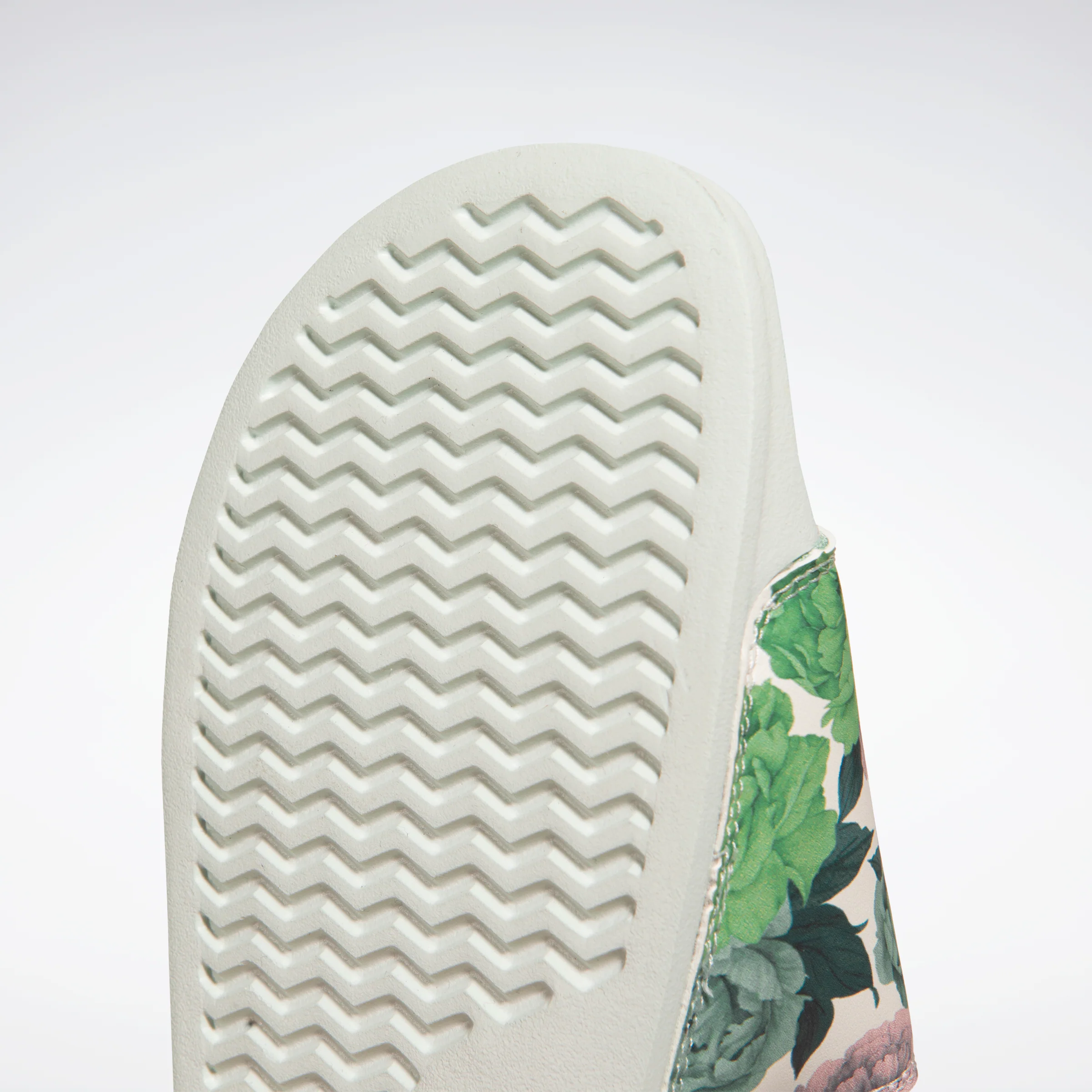 Reebok Footwear Men Classic Slides Opalgl/Lgtsag/Quaglw - Image 9