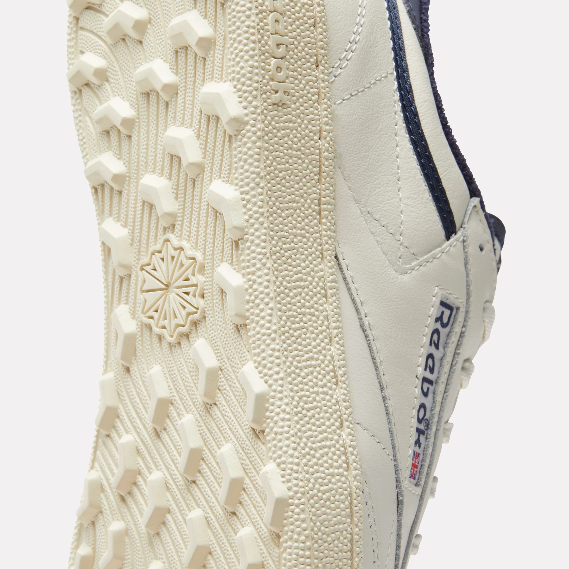 REEBOK FOOTWEAR MEN Club C Golf Shoes CHALK/VINTAGE CHALK/VECTOR NAV - Image 7