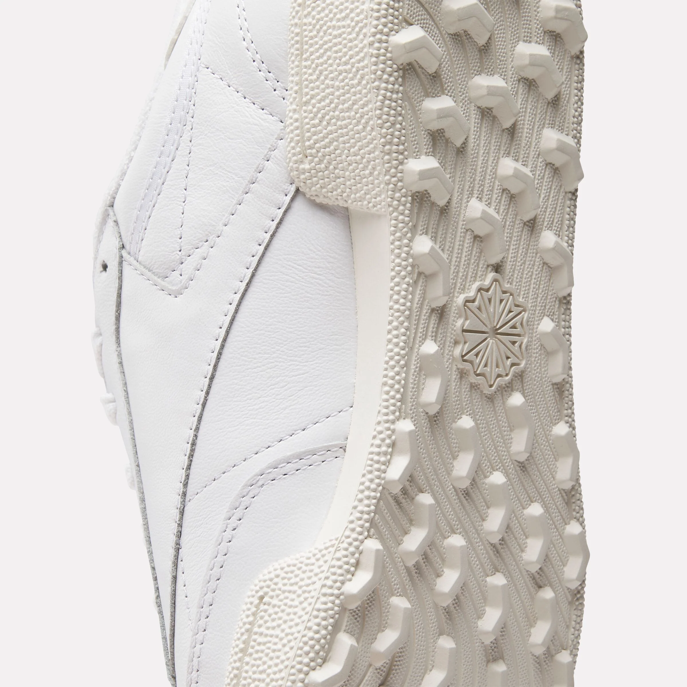 REEBOK FOOTWEAR MEN Club C Golf Shoes FTW WHITE/CHALK - Image 7