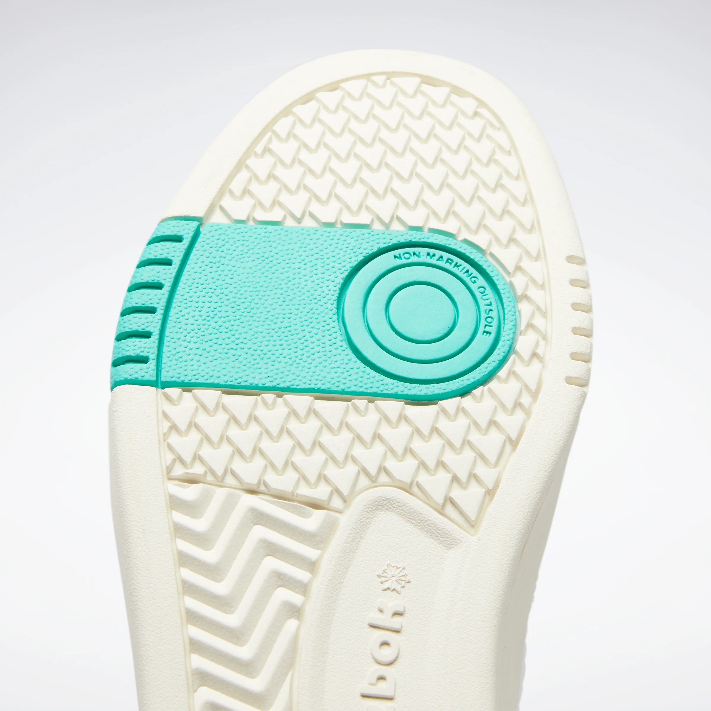 Reebok Footwear Men Court Peak Shoes Ftwwht/Chalk/Clatea - Image 8