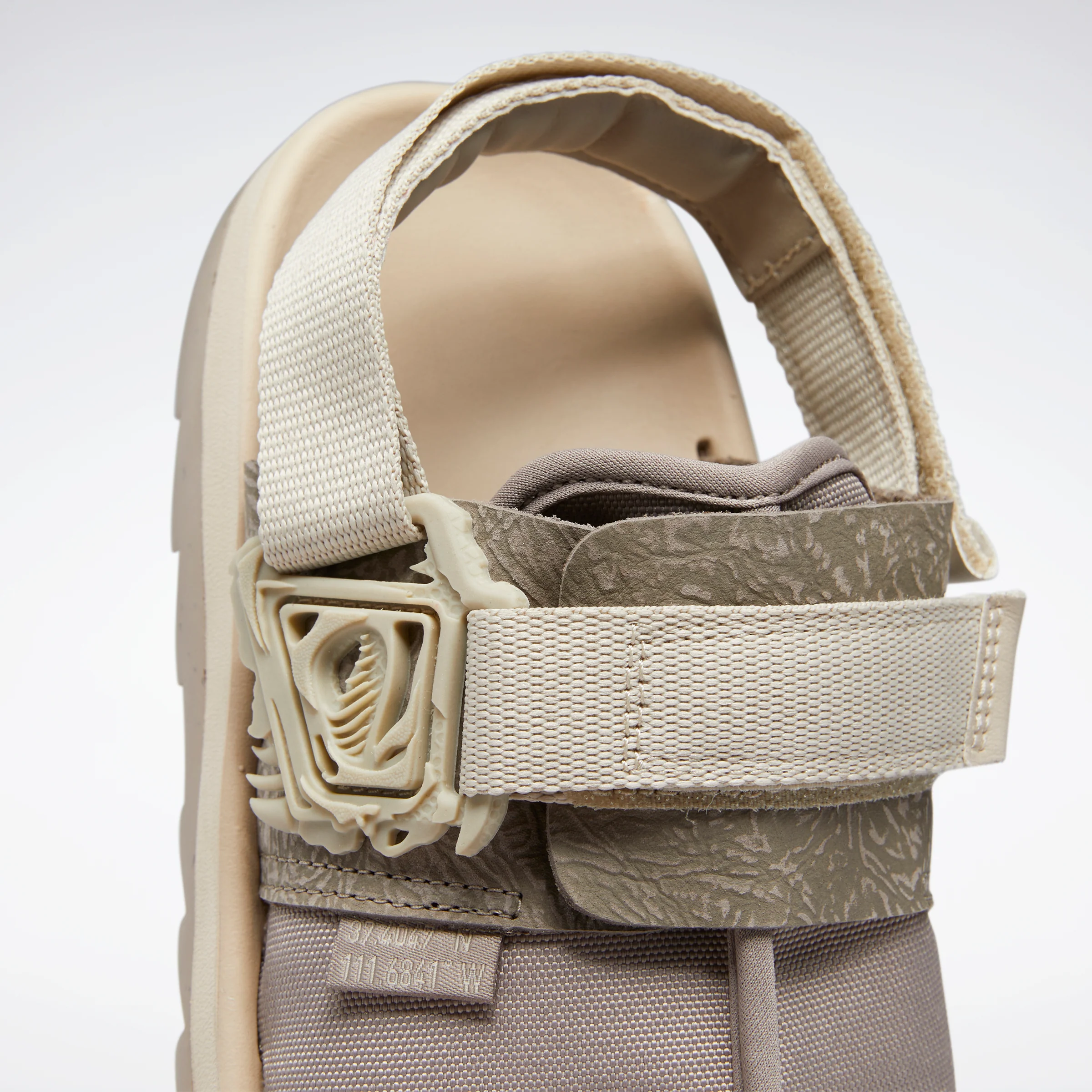 Reebok Footwear Men Jurassic World Beatnik Slides Bougry/Parchm/Oatmea - Image 7